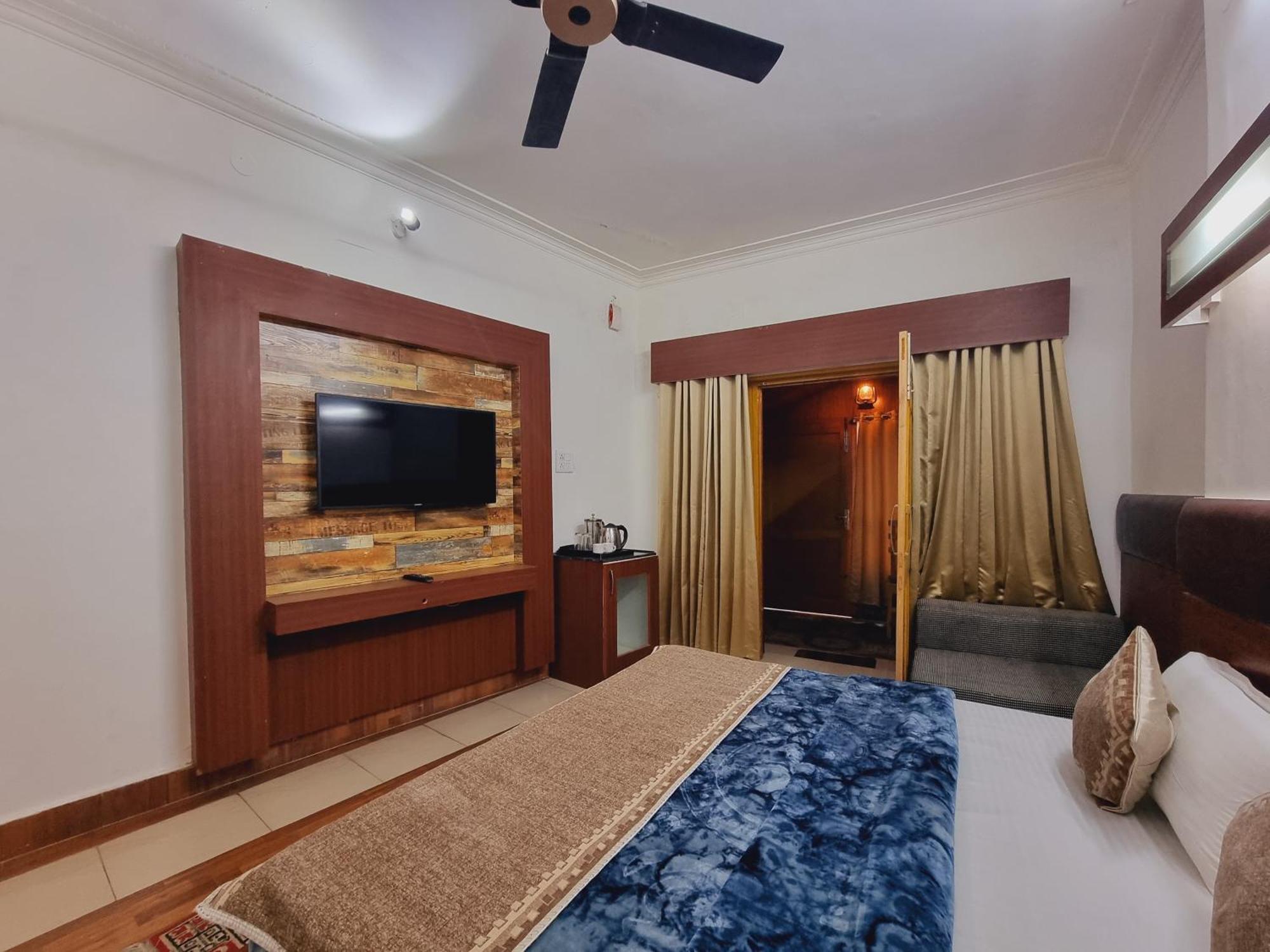 Wow Hotels Green View Dalhousie Esterno foto