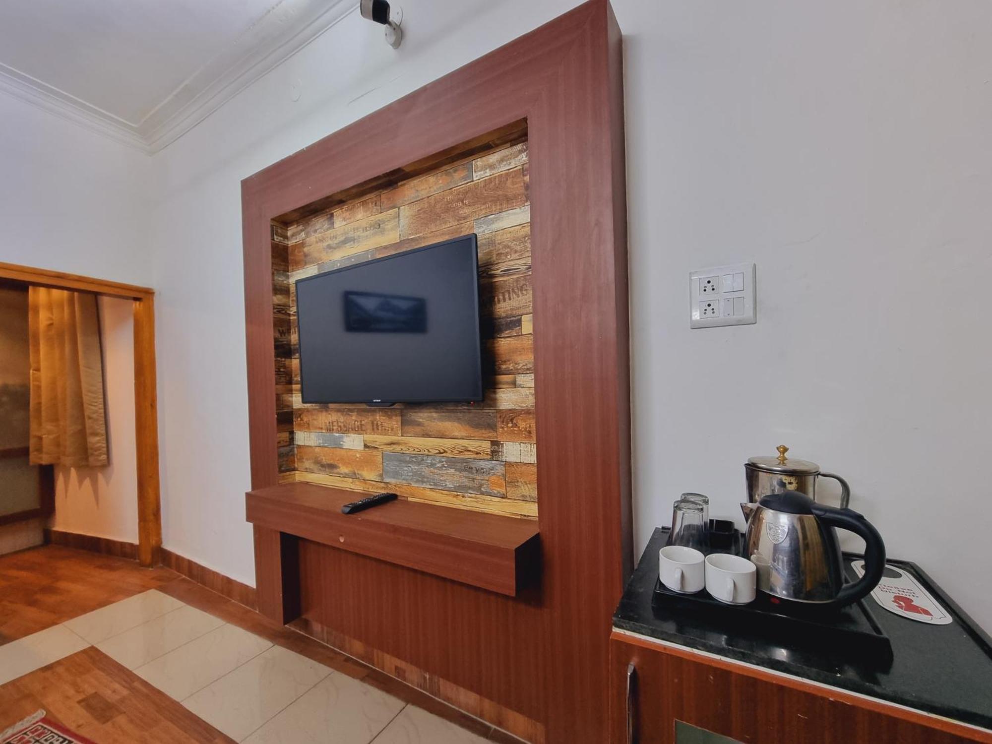 Wow Hotels Green View Dalhousie Esterno foto